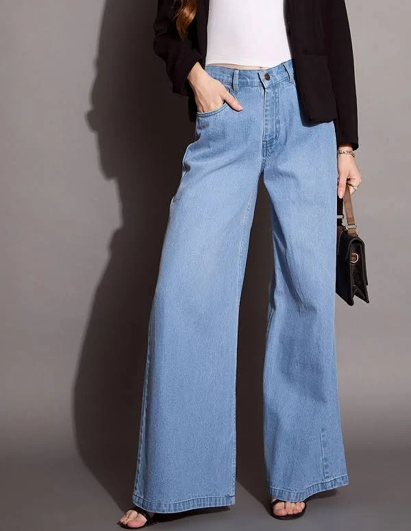 Women's Comfort Straight Fit High-Rise Jeans (28)