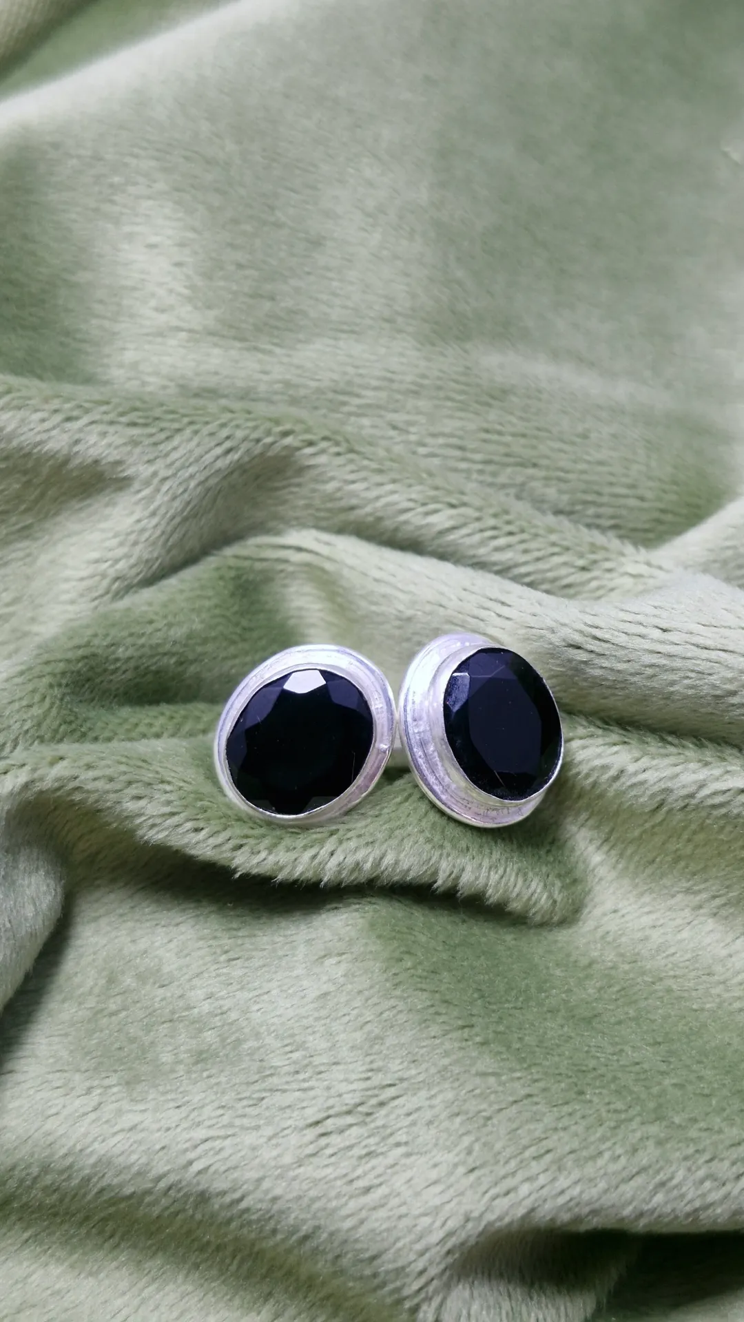 Round onyx cufflinks